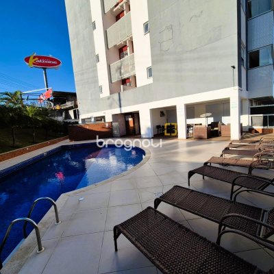 Apartamento com 88m², 2 quartos (sendo 1 suíte), 1 garagem, no bairro Praia Comprida em São José