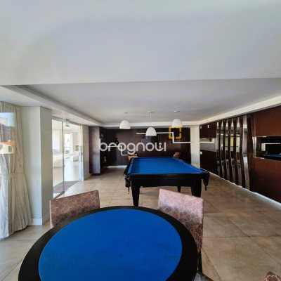 Apartamento com 88m², 2 quartos (sendo 1 suíte), 1 garagem, no bairro Praia Comprida em São José