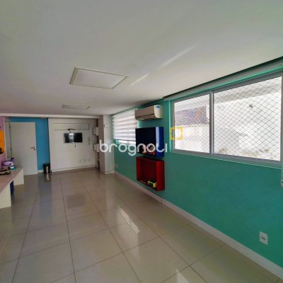 Apartamento com 88m², 2 quartos (sendo 1 suíte), 1 garagem, no bairro Praia Comprida em São José