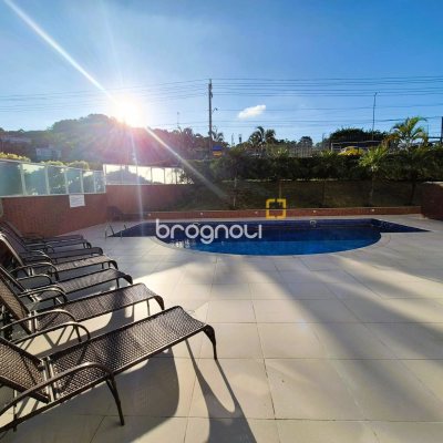 Apartamento com 88m², 2 quartos (sendo 1 suíte), 1 garagem, no bairro Praia Comprida em São José