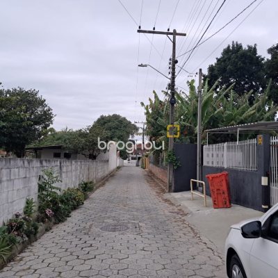 Apartamento com 56m², 2 quartos (sendo 1 suíte), 1 garagem, no bairro Santinho em Florianópolis