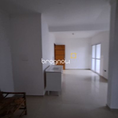Apartamento com 56m², 2 quartos (sendo 1 suíte), 1 garagem, no bairro Santinho em Florianópolis