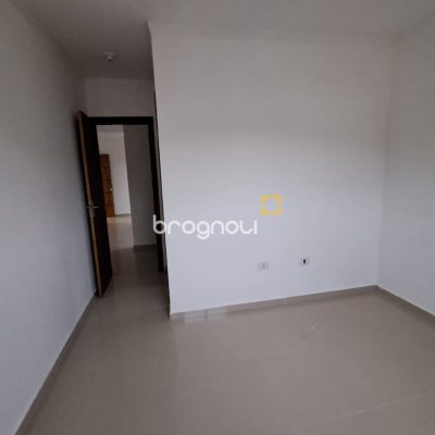 Apartamento com 56m², 2 quartos (sendo 1 suíte), 1 garagem, no bairro Santinho em Florianópolis