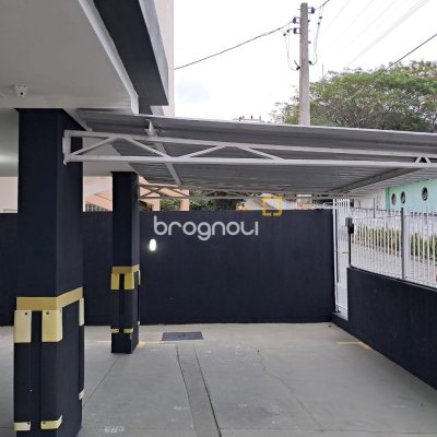 Apartamento com 56m², 2 quartos (sendo 1 suíte), 1 garagem, no bairro Santinho em Florianópolis