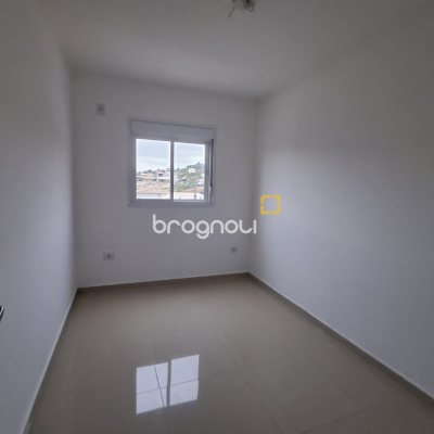 Apartamento com 56m², 2 quartos (sendo 1 suíte), 1 garagem, no bairro Santinho em Florianópolis