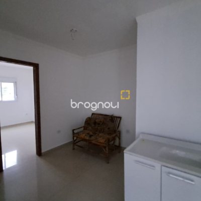 Apartamento com 56m², 2 quartos (sendo 1 suíte), 1 garagem, no bairro Santinho em Florianópolis