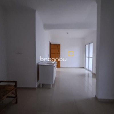 Apartamento com 56m², 2 quartos (sendo 1 suíte), 1 garagem, no bairro Santinho em Florianópolis