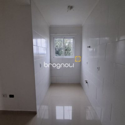 Apartamento com 56m², 2 quartos (sendo 1 suíte), 1 garagem, no bairro Santinho em Florianópolis