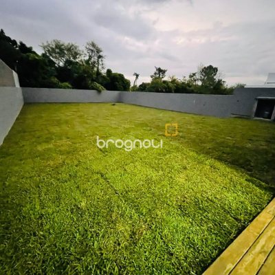 Casa com 200m², 4 quartos (sendo 1 suíte), 4 garagens, no bairro Córrego Grande em Florianópolis