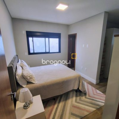 Casa com 200m², 4 quartos (sendo 1 suíte), 4 garagens, no bairro Córrego Grande em Florianópolis