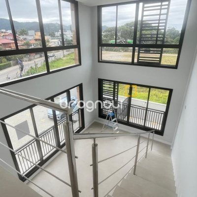 Loft com 73m², no bairro Campeche em Florianópolis