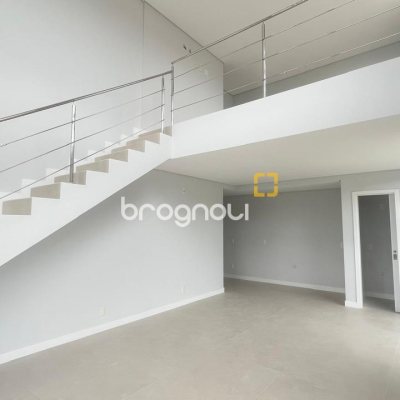 Loft com 73m², no bairro Campeche em Florianópolis