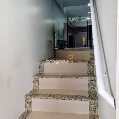 Casa com 103m², 2 quartos (sendo 2 suítes), 1 garagem, no bairro São João do Rio Vermelho em Florianópolis