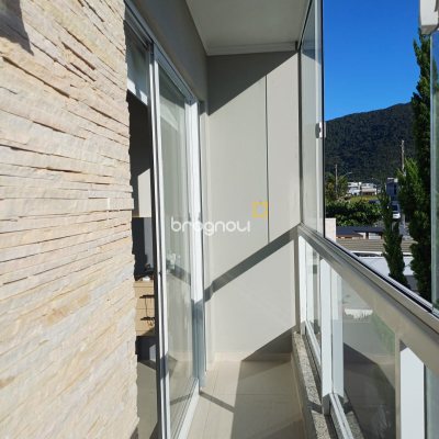 Casa com 103m², 2 quartos (sendo 2 suítes), 1 garagem, no bairro São João do Rio Vermelho em Florianópolis
