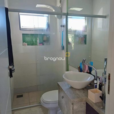 Casa com 103m², 2 quartos (sendo 2 suítes), 1 garagem, no bairro São João do Rio Vermelho em Florianópolis
