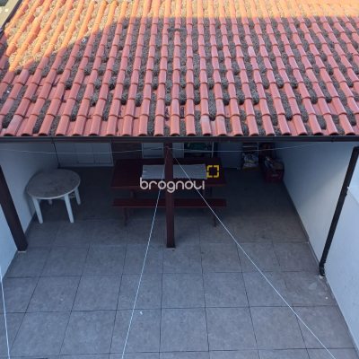 Casa com 103m², 2 quartos (sendo 2 suítes), 1 garagem, no bairro São João do Rio Vermelho em Florianópolis
