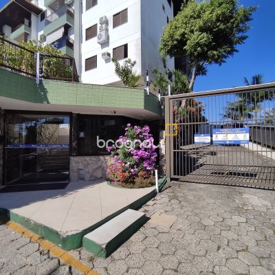 Cobertura com 183m², 3 quartos (sendo 1 suíte), 2 garagens, no bairro João Paulo em Florianópolis