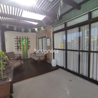 Cobertura com 183m², 3 quartos (sendo 1 suíte), 2 garagens, no bairro João Paulo em Florianópolis