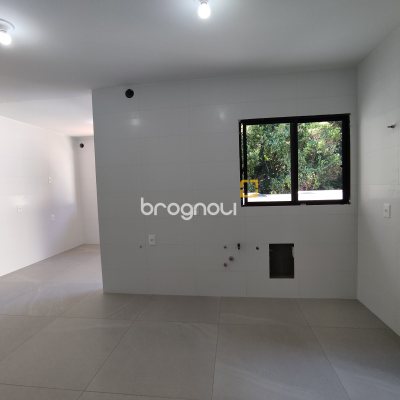 Cobertura com 183m², 3 quartos (sendo 1 suíte), 2 garagens, no bairro João Paulo em Florianópolis