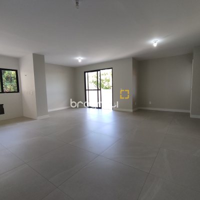 Cobertura com 183m², 3 quartos (sendo 1 suíte), 2 garagens, no bairro João Paulo em Florianópolis