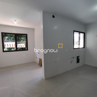 Cobertura com 183m², 3 quartos (sendo 1 suíte), 2 garagens, no bairro João Paulo em Florianópolis