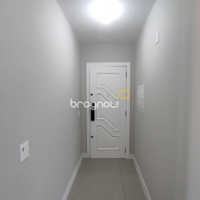 Cobertura com 183m², 3 quartos (sendo 1 suíte), 2 garagens, no bairro João Paulo em Florianópolis