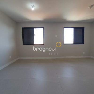 Cobertura com 183m², 3 quartos (sendo 1 suíte), 2 garagens, no bairro João Paulo em Florianópolis