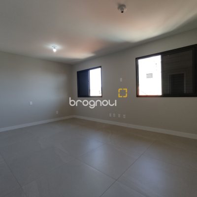 Cobertura com 183m², 3 quartos (sendo 1 suíte), 2 garagens, no bairro João Paulo em Florianópolis
