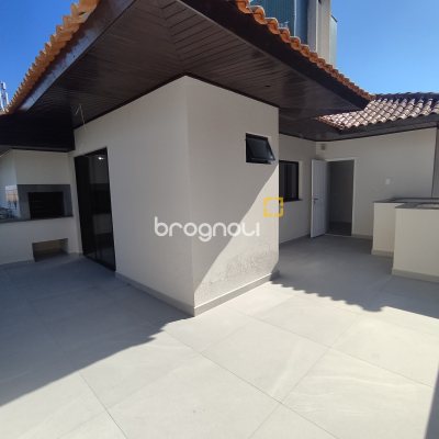 Cobertura com 183m², 3 quartos (sendo 1 suíte), 2 garagens, no bairro João Paulo em Florianópolis