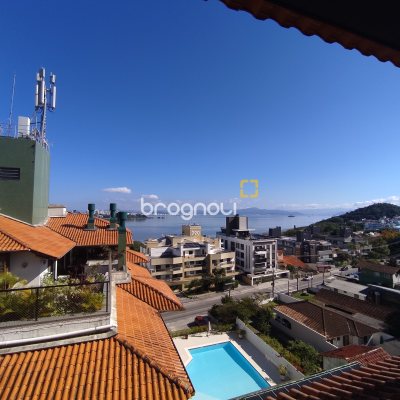 Cobertura com 183m², 3 quartos (sendo 1 suíte), 2 garagens, no bairro João Paulo em Florianópolis