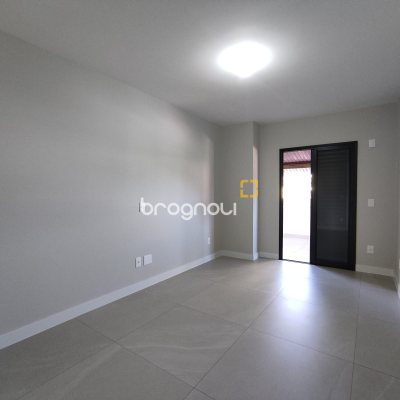 Cobertura com 183m², 3 quartos (sendo 1 suíte), 2 garagens, no bairro João Paulo em Florianópolis