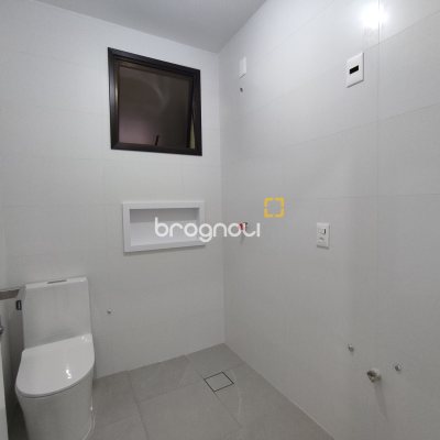 Cobertura com 183m², 3 quartos (sendo 1 suíte), 2 garagens, no bairro João Paulo em Florianópolis