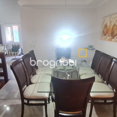 Casa com 249m², 4 quartos (sendo 2 suítes), 3 garagens, no bairro Coqueiros em Florianópolis