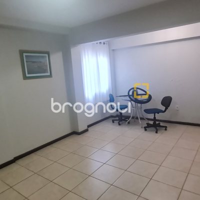 Casa com 249m², 4 quartos (sendo 2 suítes), 3 garagens, no bairro Coqueiros em Florianópolis