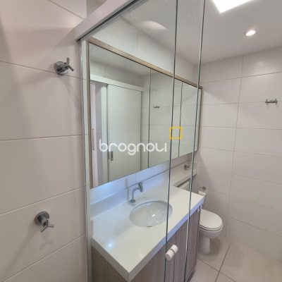 Apartamento com 76m², 2 quartos (sendo 1 suíte), 1 garagem, no bairro Jardim Atlântico em Florianópolis