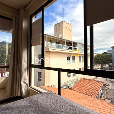 Apartamento com 46m², 1 quarto, 1 garagem, no bairro Canasvieiras em Florianópolis