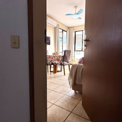 Apartamento com 46m², 1 quarto, 1 garagem, no bairro Canasvieiras em Florianópolis
