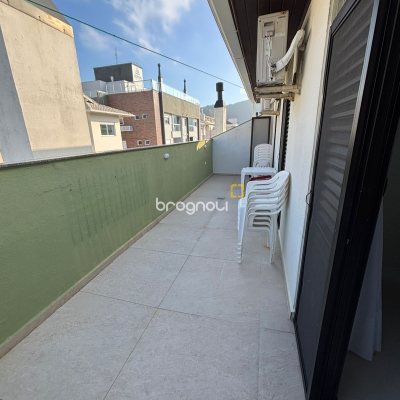 Cobertura com 200m², 4 quartos (sendo 2 suítes), 2 garagens, no bairro Ingleses em Florianópolis