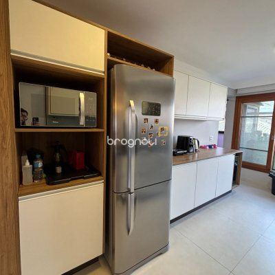 Cobertura com 200m², 4 quartos (sendo 2 suítes), 2 garagens, no bairro Ingleses em Florianópolis