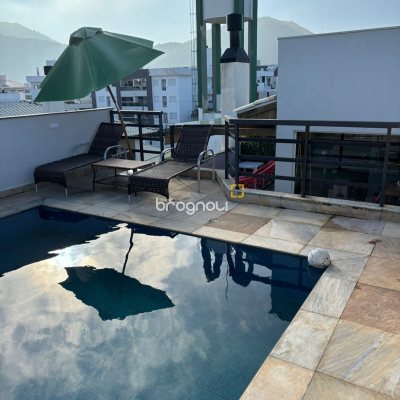 Cobertura com 200m², 4 quartos (sendo 2 suítes), 2 garagens, no bairro Ingleses em Florianópolis