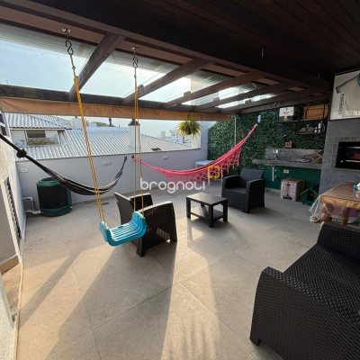 Cobertura com 200m², 4 quartos (sendo 2 suítes), 2 garagens, no bairro Ingleses em Florianópolis