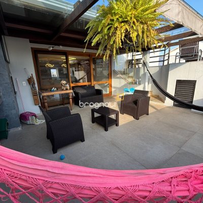 Cobertura com 200m², 4 quartos (sendo 2 suítes), 2 garagens, no bairro Ingleses em Florianópolis