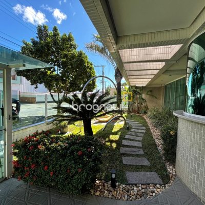 Apartamento com 86m², 3 quartos (sendo 1 suíte), 1 garagem, no bairro Trindade em Florianópolis