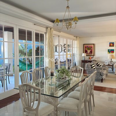 Casa com 375m², 3 quartos (sendo 1 suíte), 4 garagens, no bairro João Paulo em Florianópolis