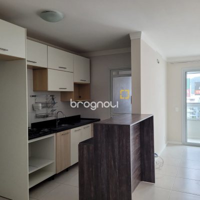 Apartamento com 94m², 3 quartos (sendo 2 suítes), 2 garagens, no bairro Pagani em Palhoça