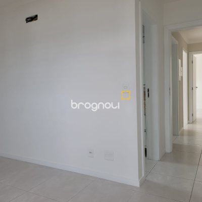 Apartamento com 94m², 3 quartos (sendo 2 suítes), 2 garagens, no bairro Pagani em Palhoça