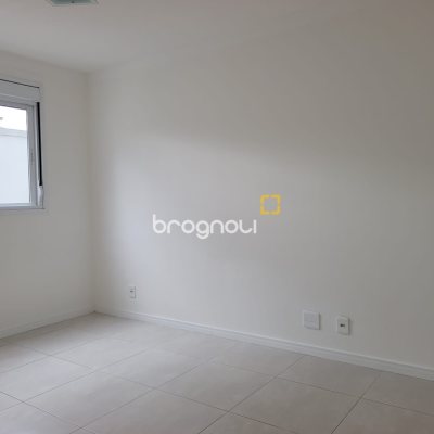 Apartamento com 94m², 3 quartos (sendo 2 suítes), 2 garagens, no bairro Pagani em Palhoça