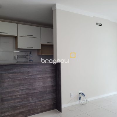 Apartamento com 94m², 3 quartos (sendo 2 suítes), 2 garagens, no bairro Pagani em Palhoça