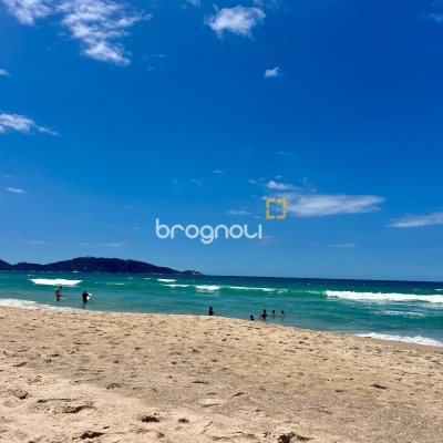 Pousada / Hotel com 450m², 16 quartos, 1 garagem, no bairro Campeche em Florianópolis