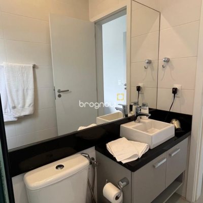 Cobertura com 140m², 2 quartos (sendo 2 suítes), 2 garagens, no bairro Campeche em Florianópolis